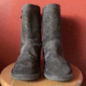 UGG zip up short boots
